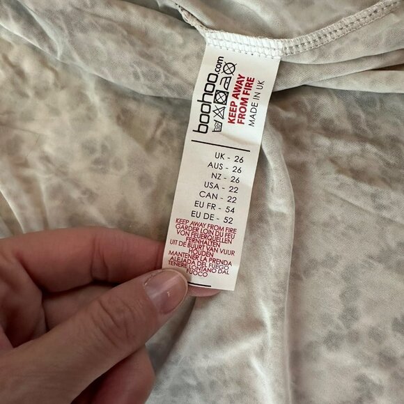 Boohoo plus slinky front midi dress snake brown and cream 26 - Picture 6 of 8